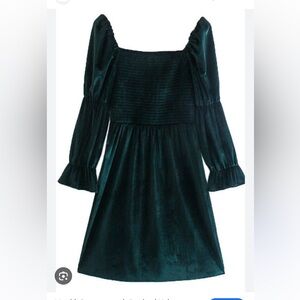 Goodnight Macaroon green velvet dress